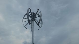 Aerogenerador de eje vertical en funcionamiento.